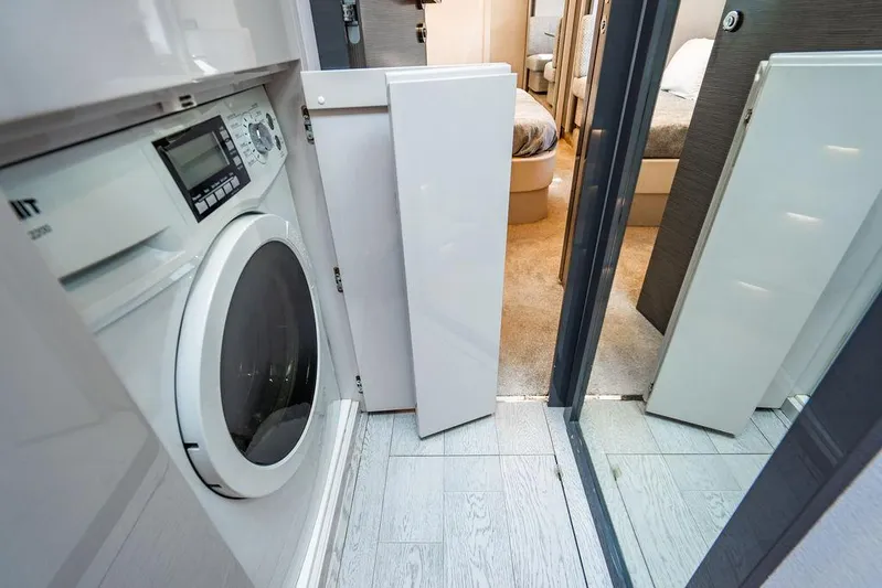 Two Bite Yacht Photos Pics 