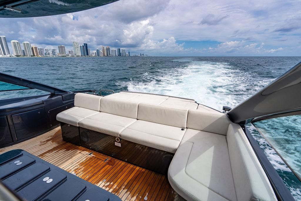 2018 Pershing 54 