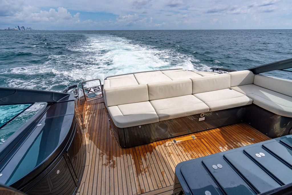 2018 Pershing 54 