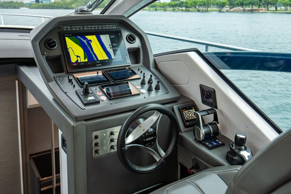 2018 Pershing 54 