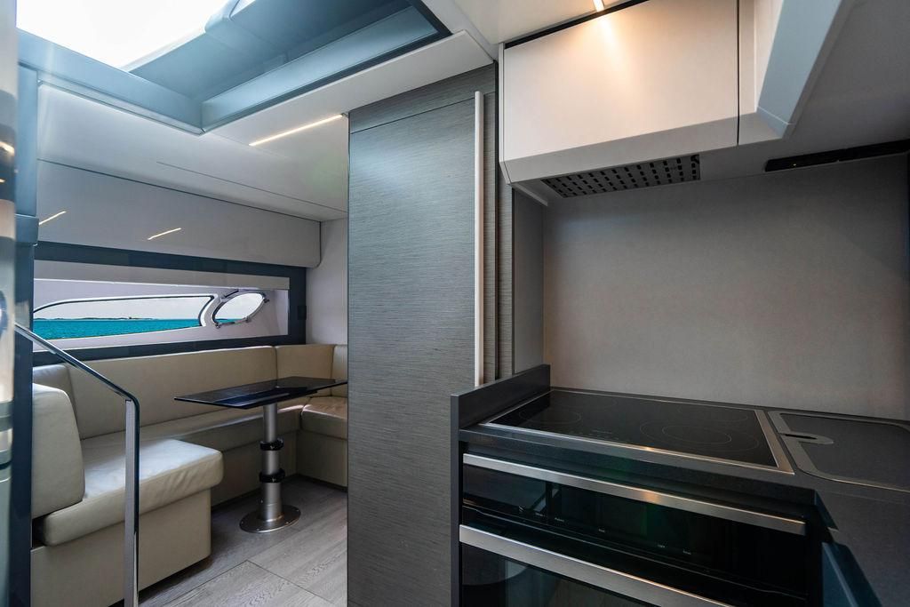 2018 Pershing 54 