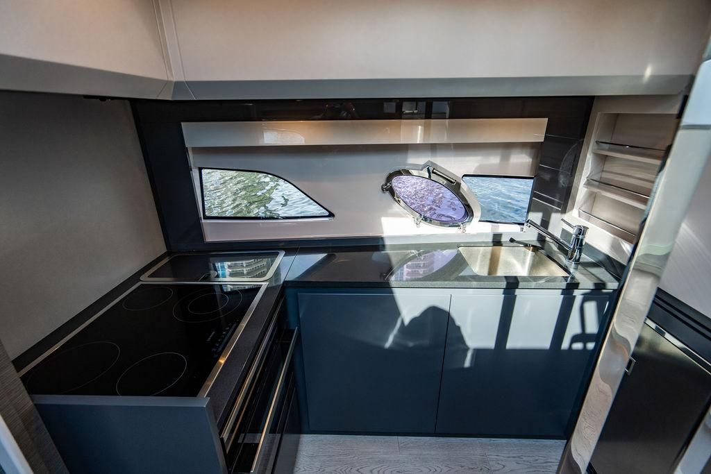 2018 Pershing 54 