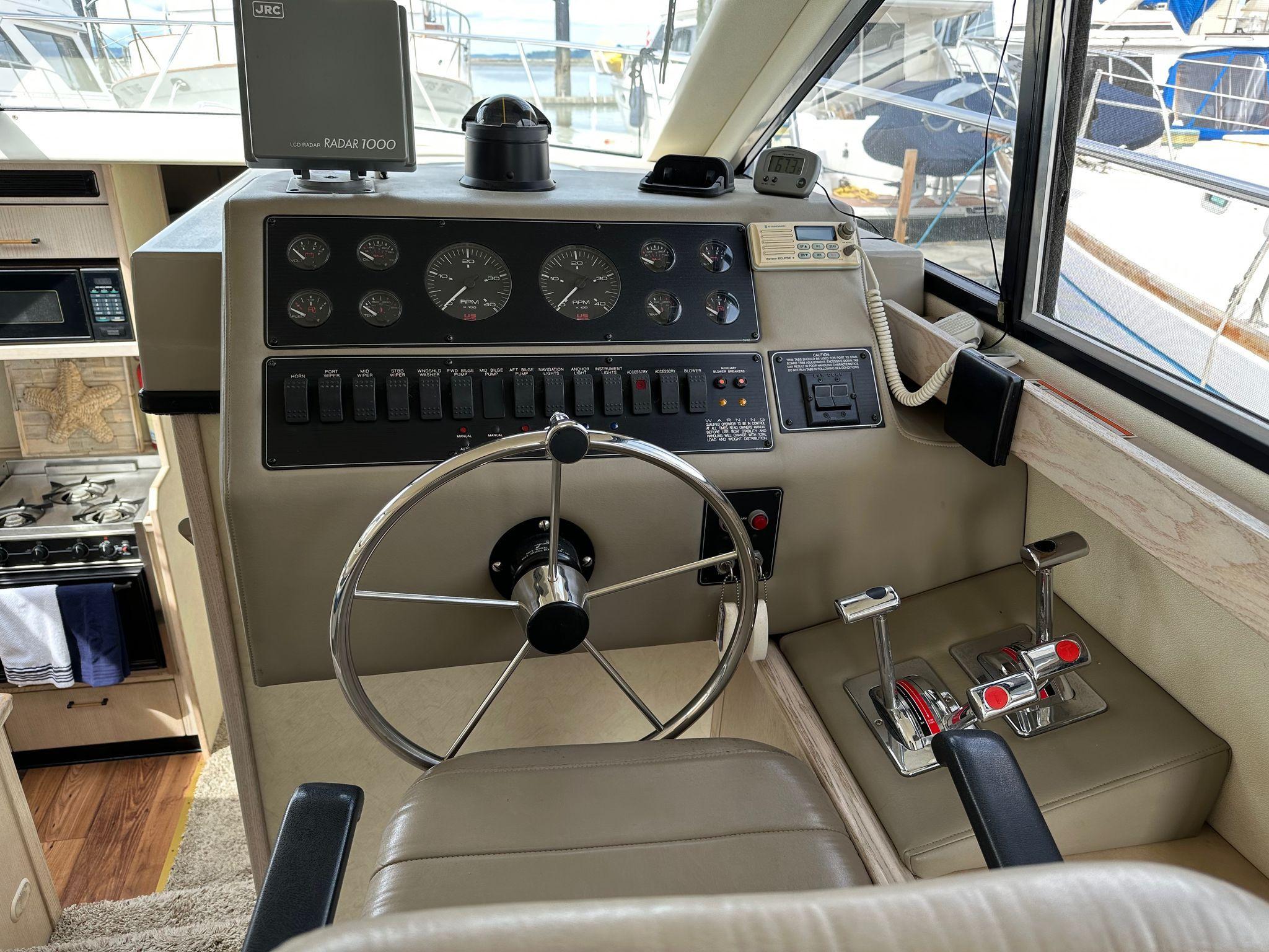 1996 Bayliner 3388 Command Bridge Motoryacht Motor Yachts for sale ...