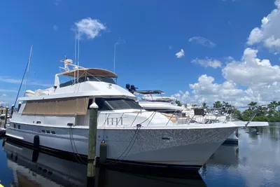 Hatteras 70 Cockpit Motor Yacht