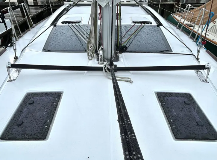 4770jg Yacht Photos Pics Dufour 410 GL 2015 yacht deck with sleek design and modern fittings.