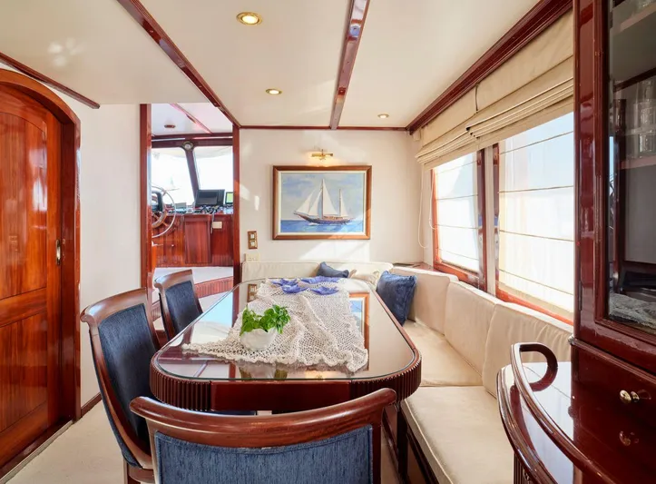 Liana H Yacht Photos Pics 