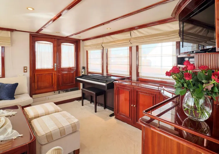 Liana H Yacht Photos Pics 