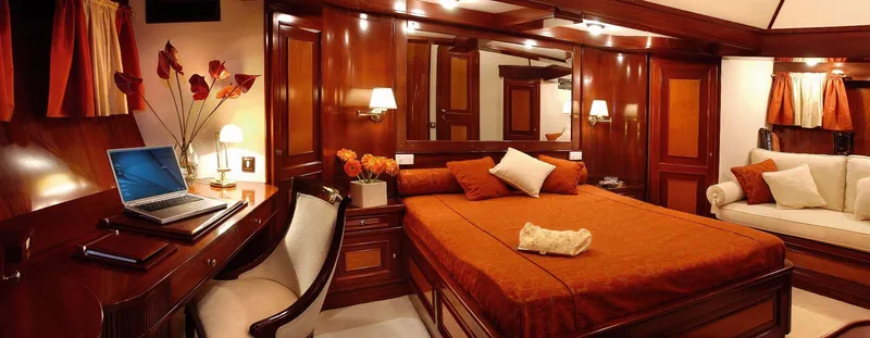 Liana H Yacht Photos Pics 