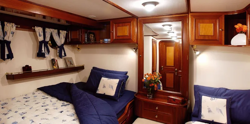 Liana H Yacht Photos Pics 