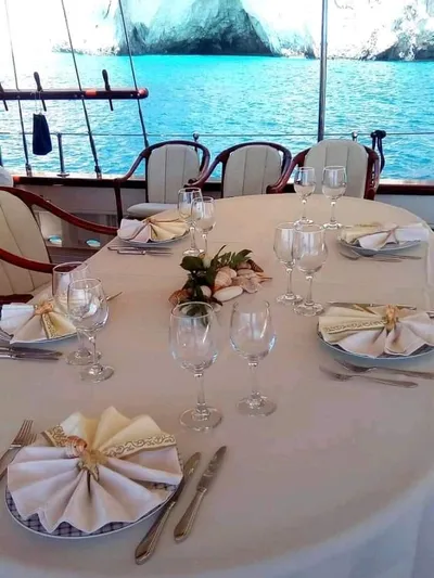 Liana H Yacht Photos Pics 