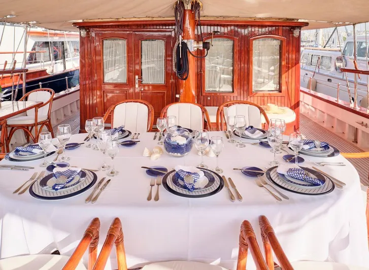 Liana H Yacht Photos Pics 