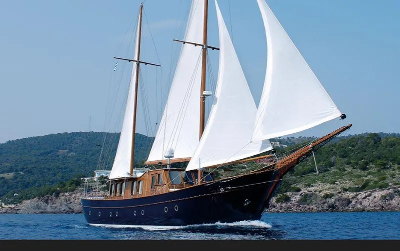 Liana H Yacht Photos Pics 