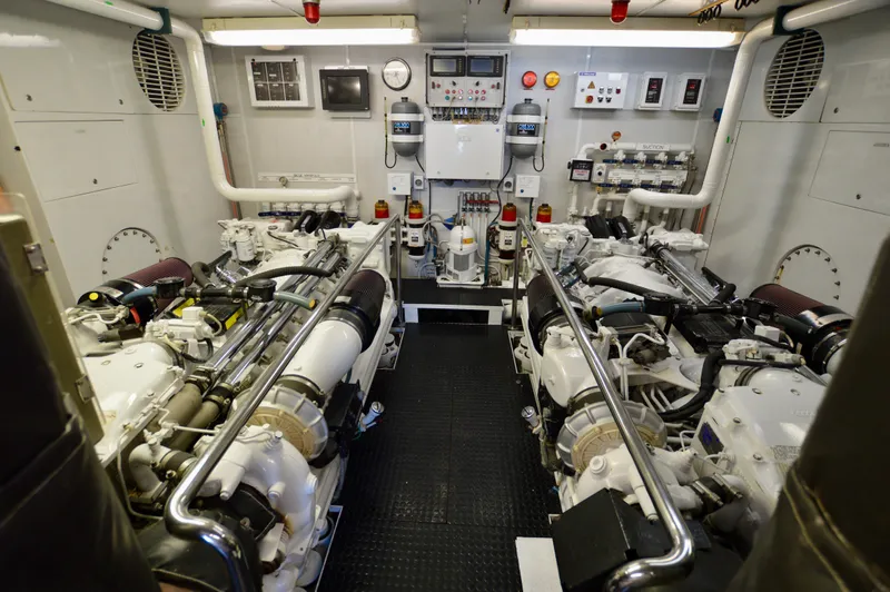 My Destiny Yacht Photos Pics 2001 DESTINY 98