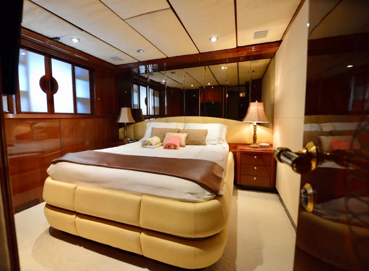 My Destiny Yacht Photos Pics 2001 DESTINY 98