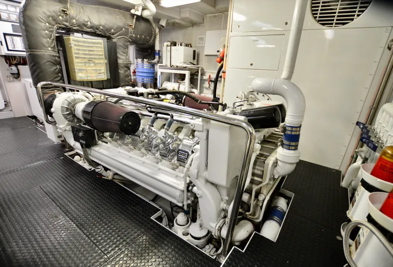 My Destiny Yacht Photos Pics 2001 DESTINY 98