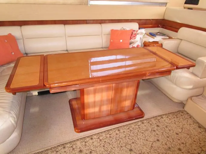 Pretty Lady Yacht Photos Pics Salon Table Extended