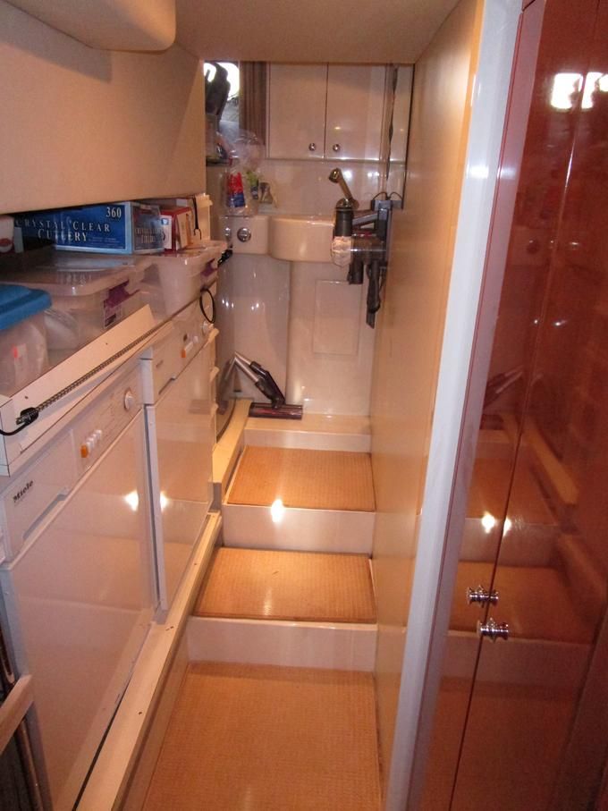 2003 Ferretti Yachts 59 