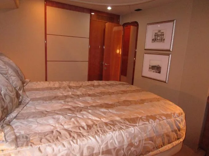 Pretty Lady Yacht Photos Pics Master Looking Forward