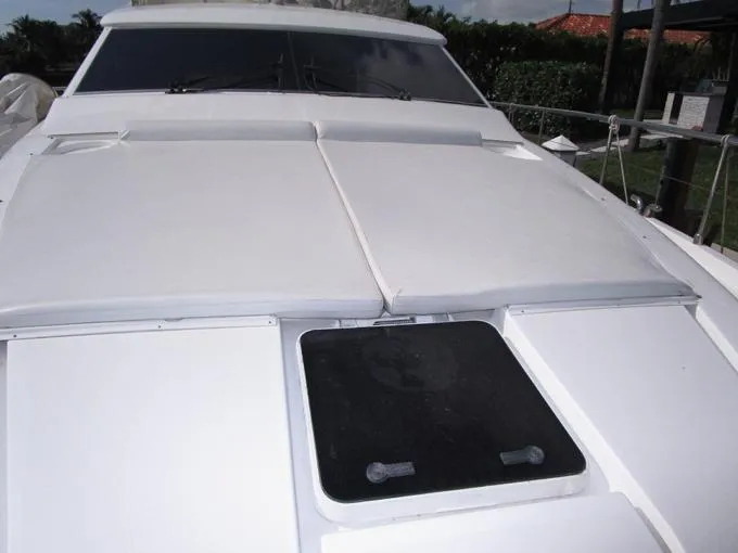 Pretty Lady Yacht Photos Pics Sun Lounge Cushions