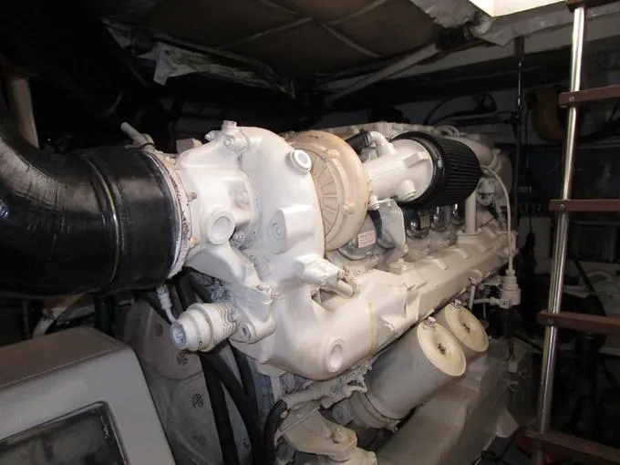 Pretty Lady Yacht Photos Pics Starboard Engine