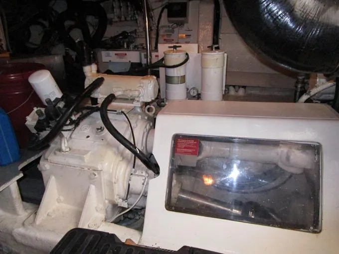 Pretty Lady Yacht Photos Pics Reverse Gear/V Drive