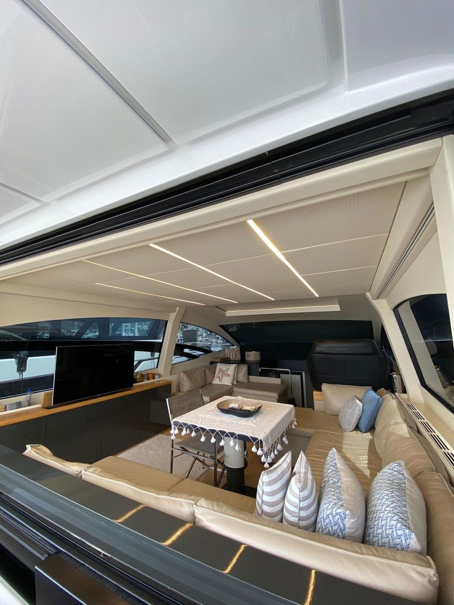 2015 Pershing 70 