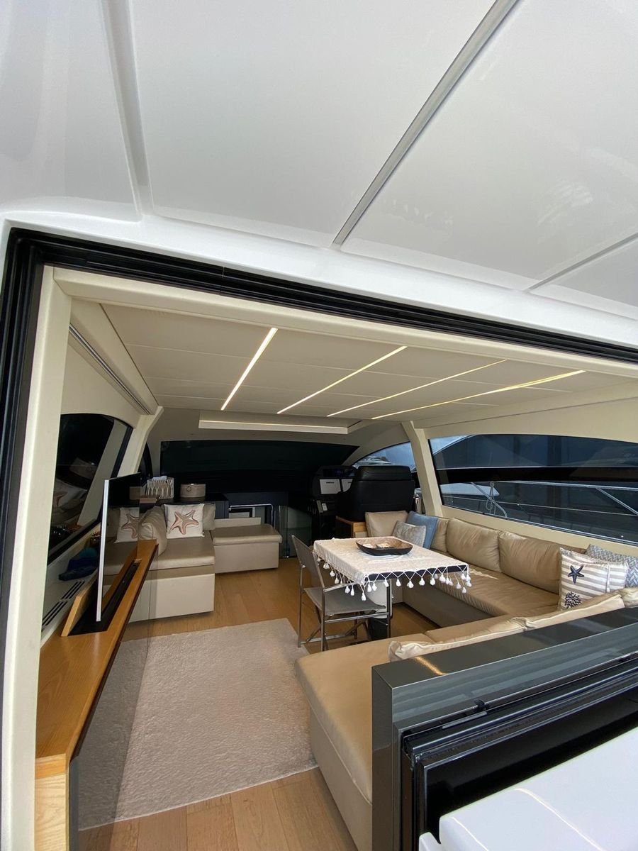 2015 Pershing 70 