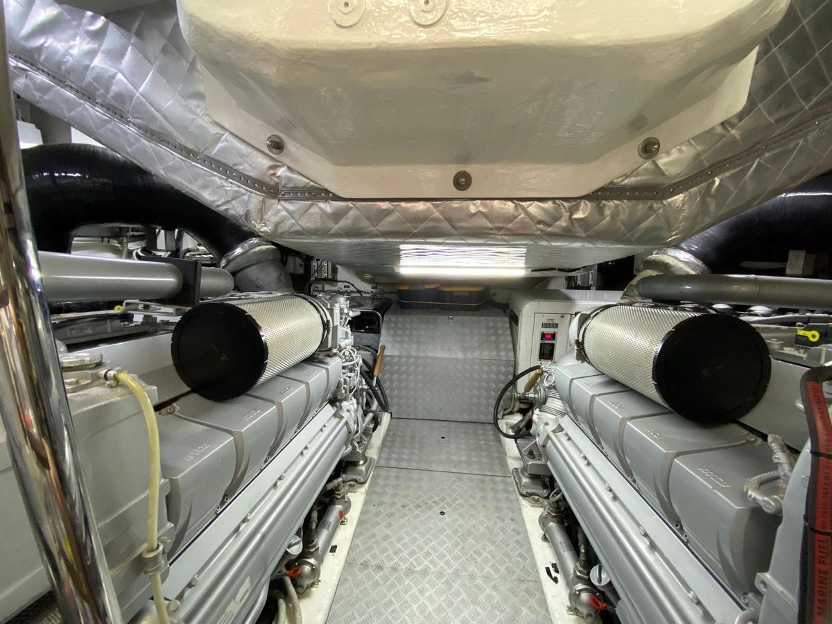 2015 Pershing 70 