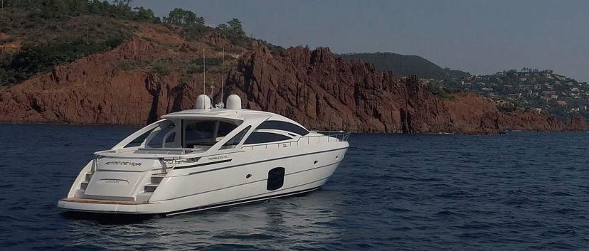 2015 Pershing 70 