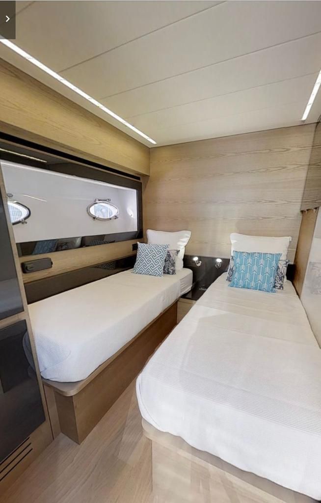 2015 Pershing 70 