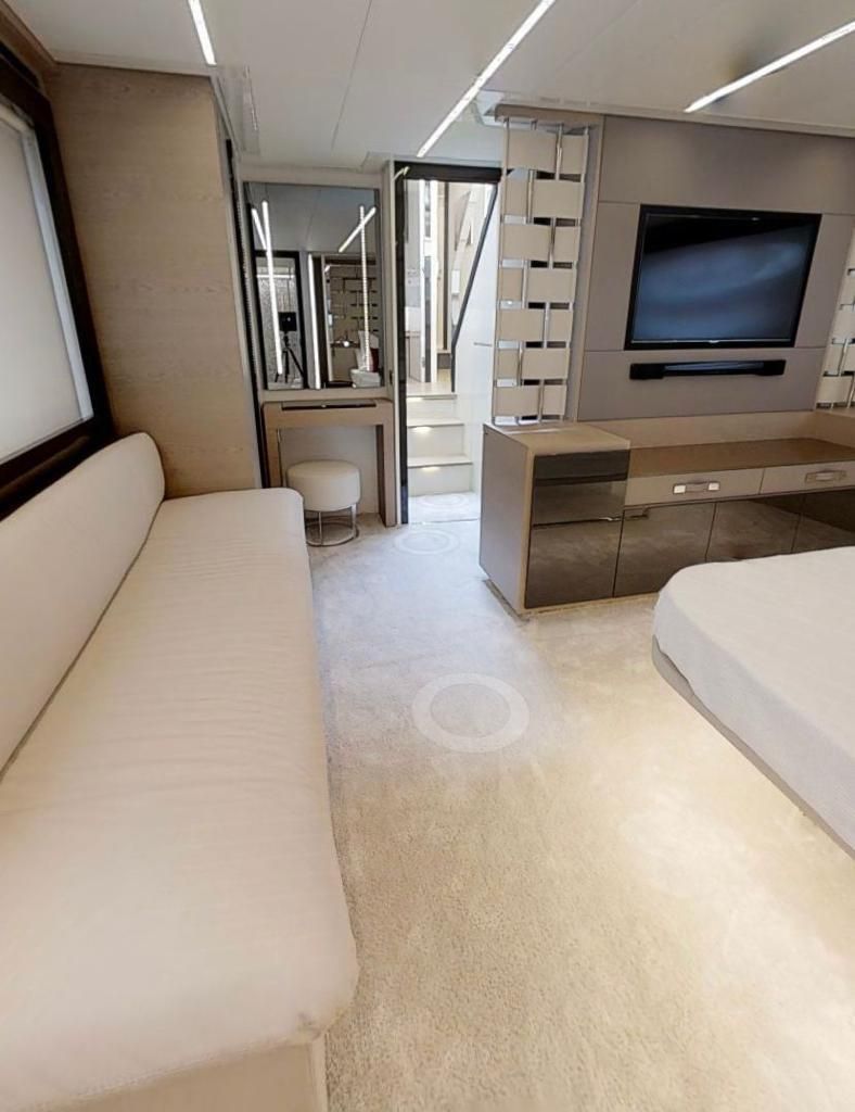 2015 Pershing 70 