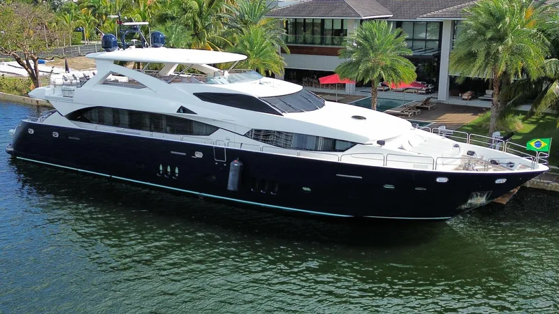 Blue Yacht Photos Pics 