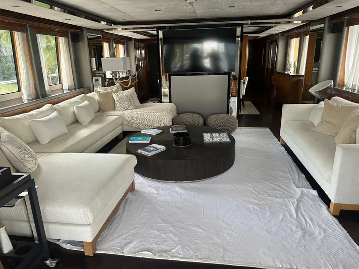 Blue Yacht Photos Pics 