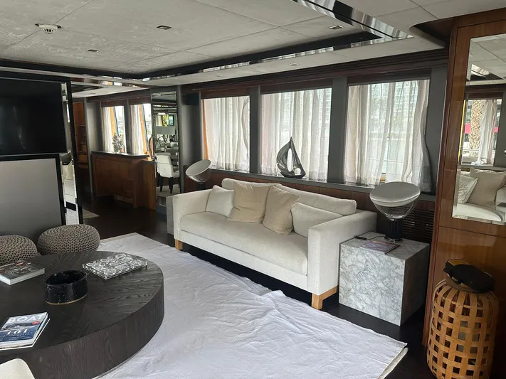 Blue Yacht Photos Pics 