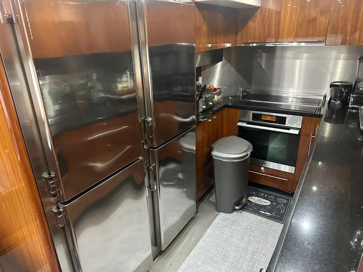 Blue Yacht Photos Pics 