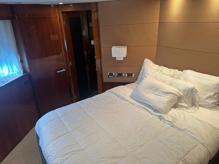 Blue Yacht Photos Pics 