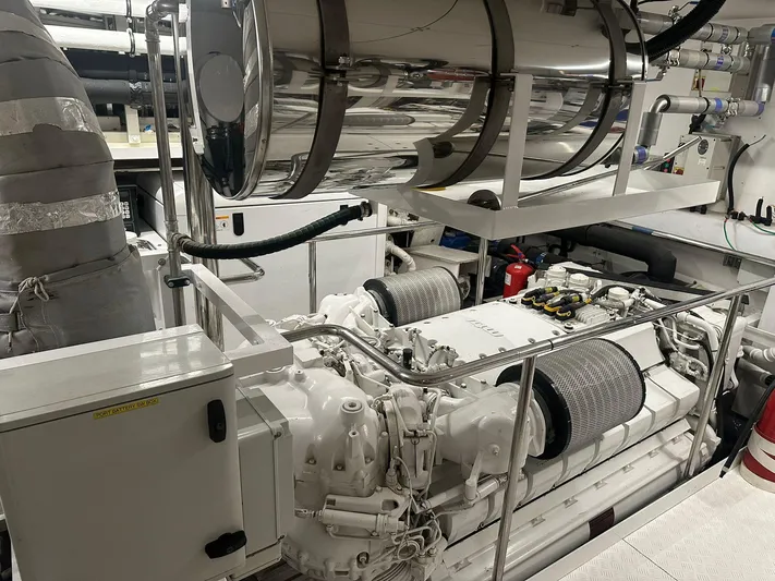 Blue Yacht Photos Pics 