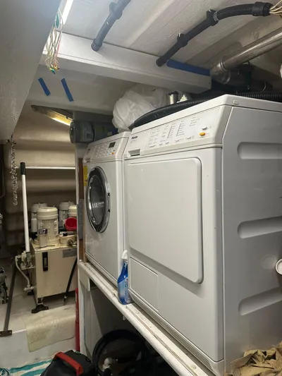 Blue Yacht Photos Pics 