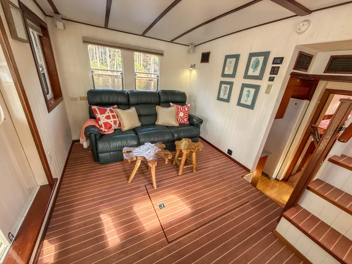 Little Lady Yacht Photos Pics Saloon