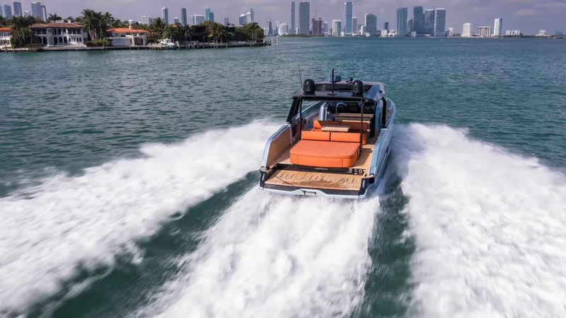 Bella Yacht Photos Pics 