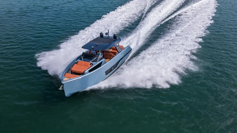 Bella Yacht Photos Pics 