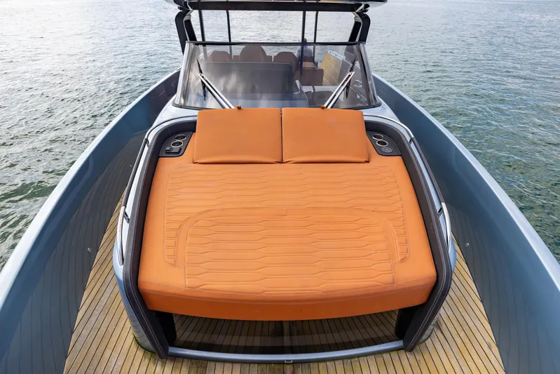 Bella Yacht Photos Pics 