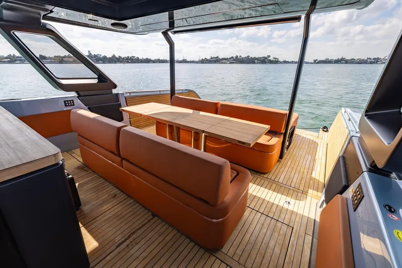 Bella Yacht Photos Pics 