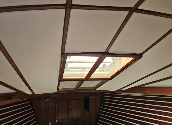 Voyager Yacht Photos Pics 