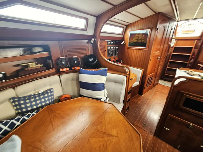 Voyager Yacht Photos Pics 