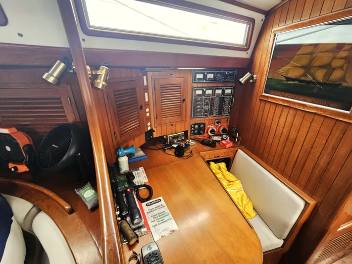 Voyager Yacht Photos Pics 