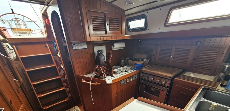 Voyager Yacht Photos Pics 