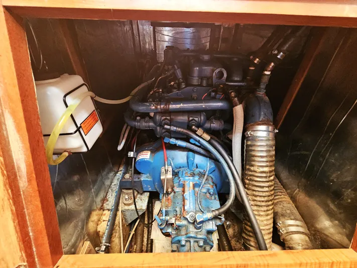 Voyager Yacht Photos Pics 