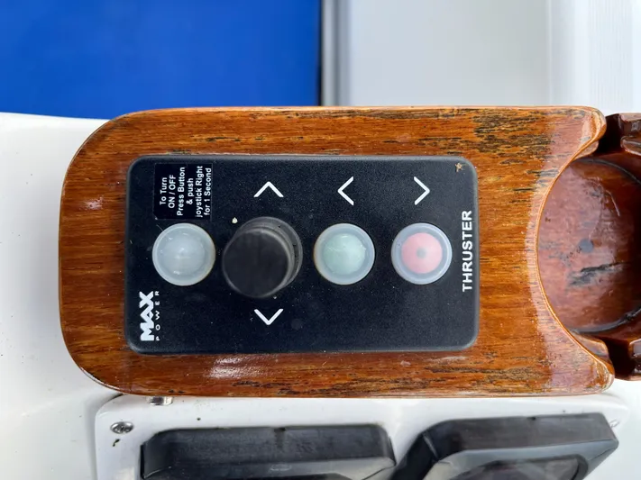 Lali Yacht Photos Pics Control panel of a 1994 Beneteau Oceanis 510 CU thruster system.