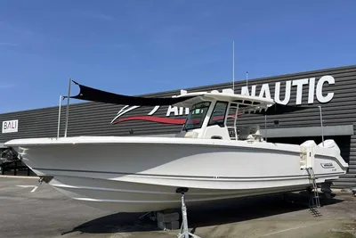 2024 Boston Whaler 330 Outrage